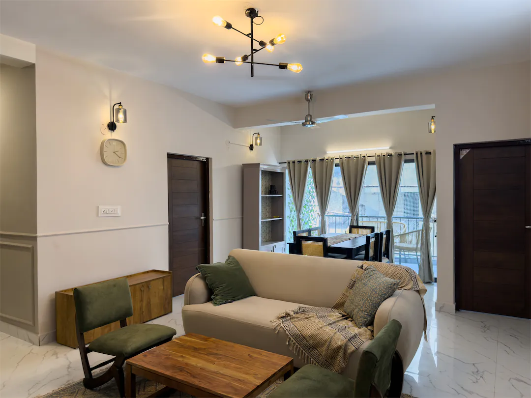 Nyro, MG Road