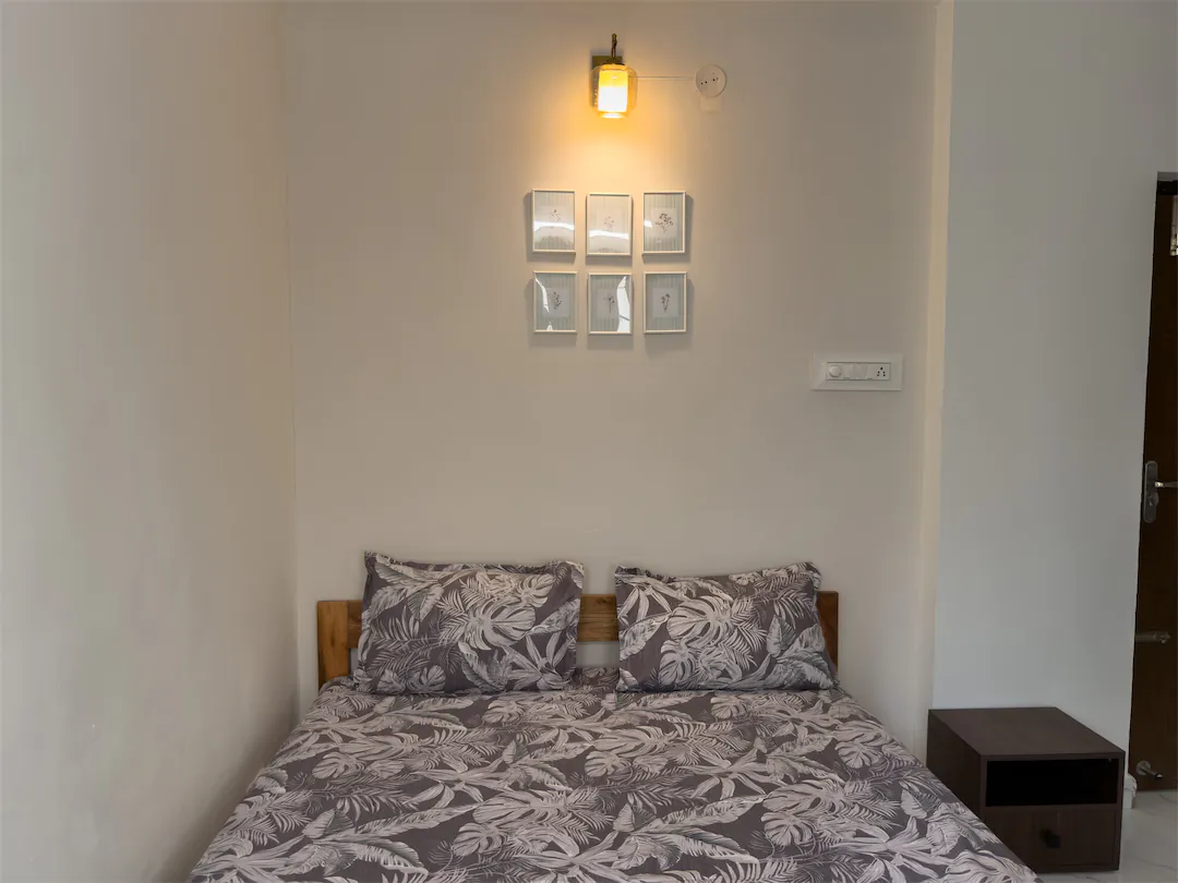 Nyro, MG Road - Main
