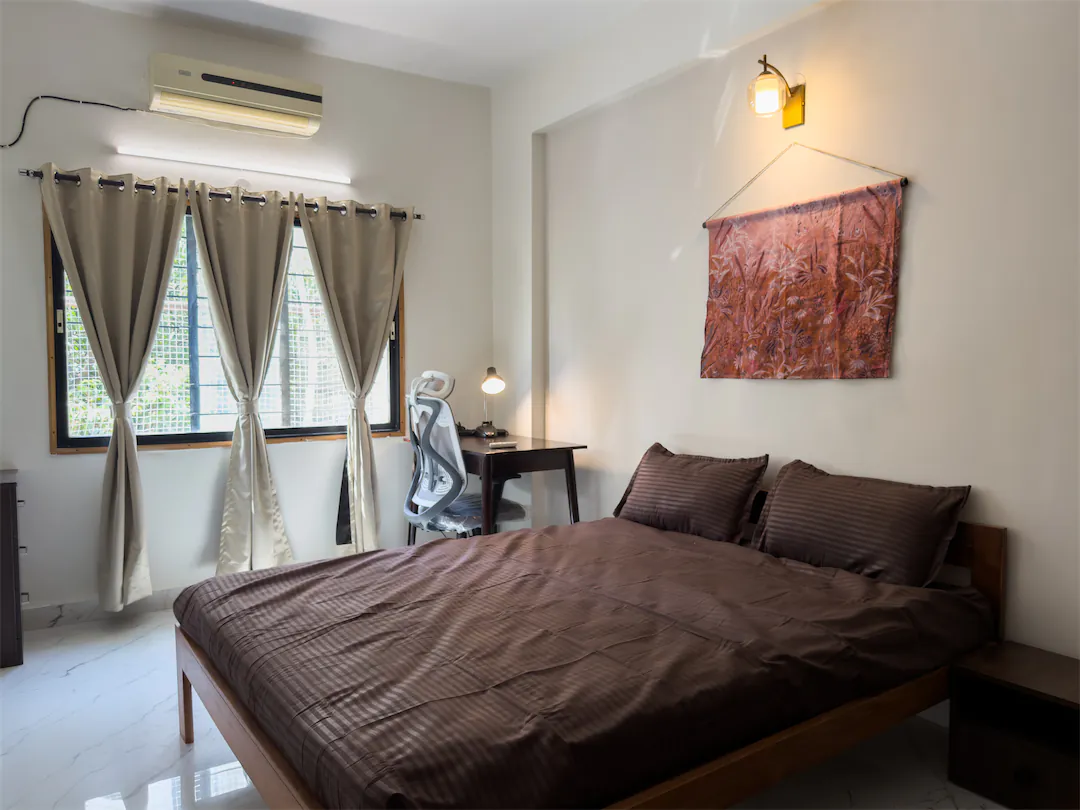 Nyro, MG Road - Main